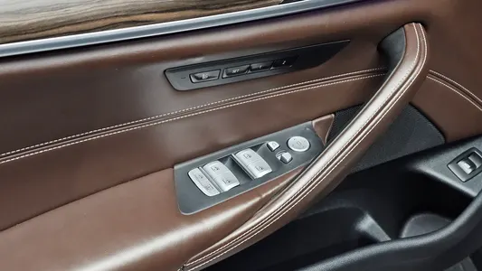 BMW 5 Series (G30) 530i M 2019 18