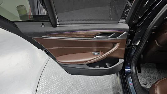 BMW 5 Series (G30) 530i M 2019 25