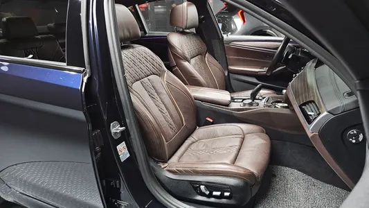 BMW 5 Series (G30) 530i M 2019 26