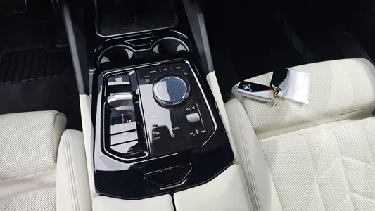BMW 5 Series (G60) 520i M 2024 9