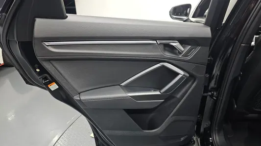Audi Q3 (F3) 35 TDI 2022 25