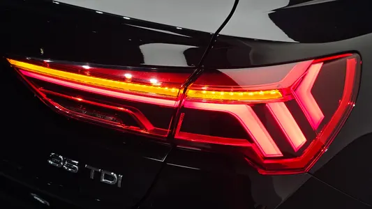 Audi Q3 (F3) 35 TDI 2022 23