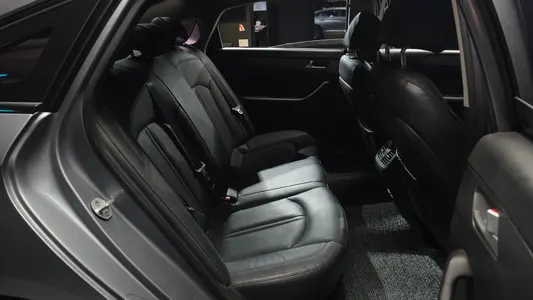 Hyundai LF LPI 2014 11