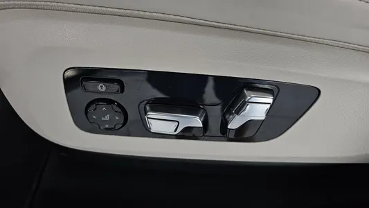 BMW X7 (G07) xDrive 40d M 7 2025 31