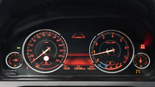 BMW 7 Series (F01) 750Li xDrive B&O 2013 7