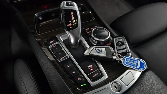 BMW 7 Series (F01) 750Li xDrive B&O 2013 8