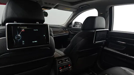 BMW 7 Series (F01) 750Li xDrive B&O 2013 10