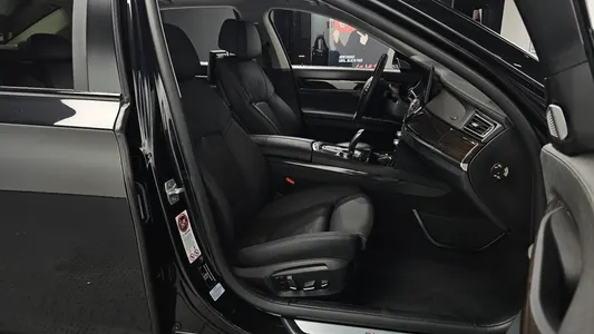 BMW 7 Series (F01) 750Li xDrive B&O 2013 12