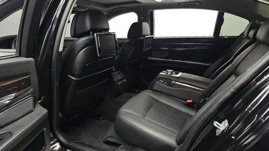 BMW 7 Series (F01) 750Li xDrive B&O 2013 26