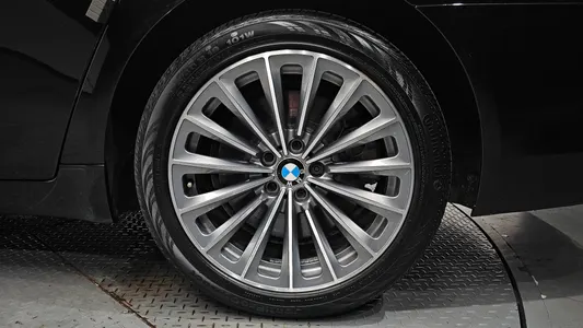 BMW 7 Series (F01) 750Li xDrive B&O 2013 21