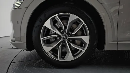 Audi e- 55 2020 4