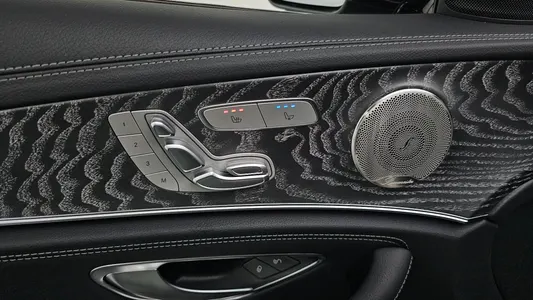 Mercedes-Benz E-Class W213 E350 4MATIC AMG Line 2022 32