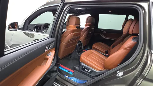 BMW X7 (G07) xDrive 40i M 6 2025 12