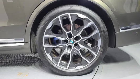 BMW X7 (G07) xDrive 40i M 6 2025 21