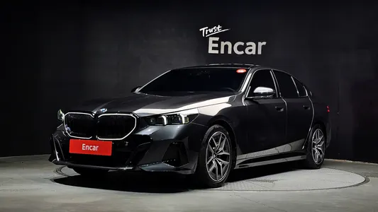 BMW 5 Series (G60) 520i 2025