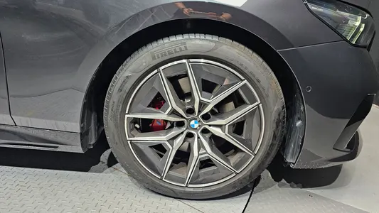 BMW 5 Series (G60) 520i 2025 21
