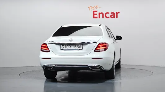 Mercedes-Benz E-Class W213 E300 4MATIC 2020 4