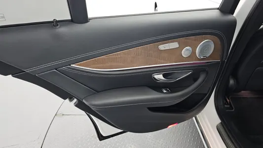 Mercedes-Benz E-Class W213 E300 4MATIC 2020 25
