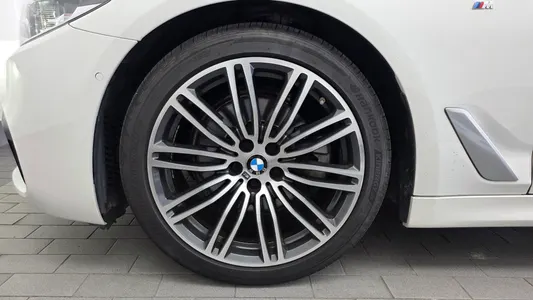 BMW 5 Series (G30) 520d M 2020 5