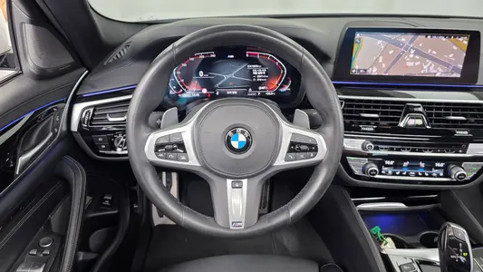 BMW 5 Series (G30) 520d M 2020 13