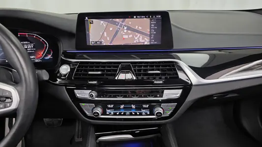 BMW 5 Series (G30) 520d M 2020 14
