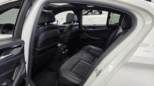 BMW 5 Series (G30) 520d M 2020 25