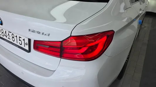 BMW 5 Series (G30) 520d M 2020 22