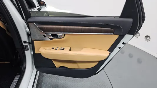Volvo S90 B5 2023 25