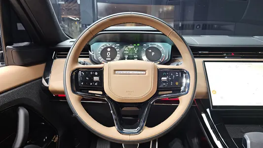 Land Rover 3 P400 AB 2025 13