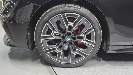 BMW 5 Series (G60) 530i xDrive M 2025 5