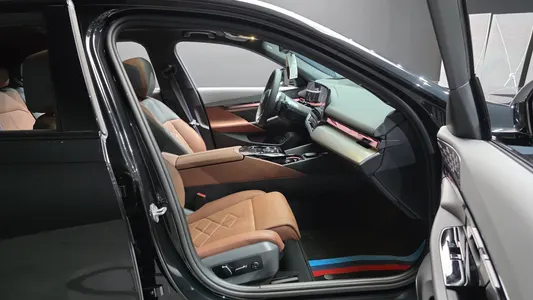 BMW 5 Series (G60) 530i xDrive M 2025 11