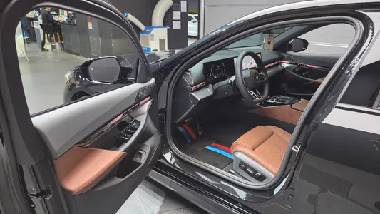 BMW 5 Series (G60) 530i xDrive M 2025 10
