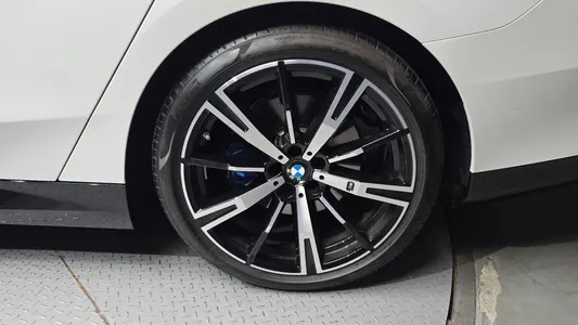 BMW 5 Series (G60) 530i xDrive M 2024 21