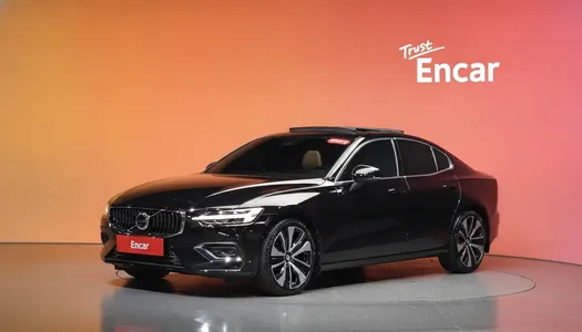 Volvo S60 3 B5 2022