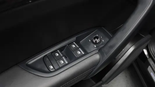 Audi Q5 (FY) 40 TDI 2021 36