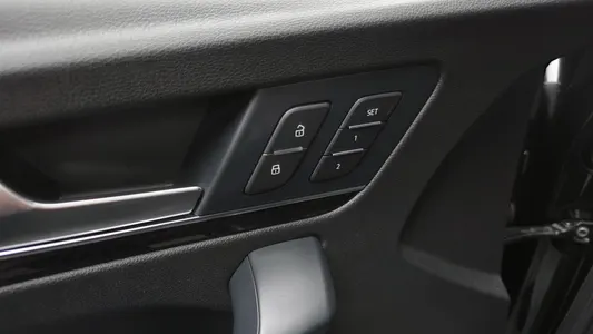 Audi Q5 (FY) 40 TDI 2021 27