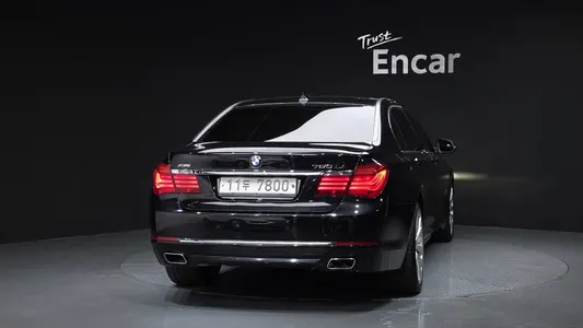 BMW 7 Series (F01) 750Li xDrive 2015 4