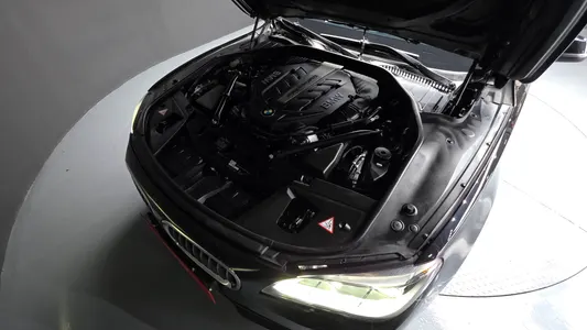 BMW 7 Series (F01) 750Li xDrive 2015 6