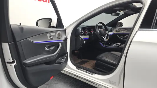 Mercedes-Benz E-Class W213 E300 2018 10