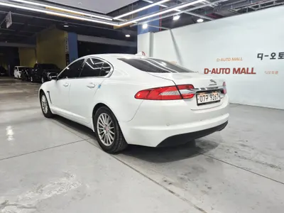 Jaguar New XF 2.2D 2015 6