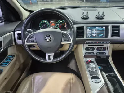 Jaguar New XF 2.2D 2015 9
