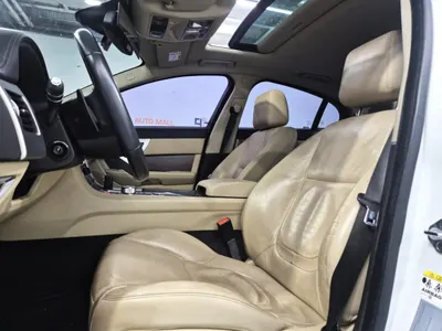 Jaguar New XF 2.2D 2015 11