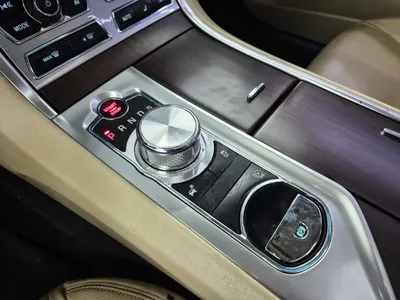 Jaguar New XF 2.2D 2015 12
