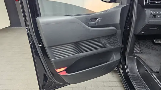 Hyundai Staria 9 2024 24