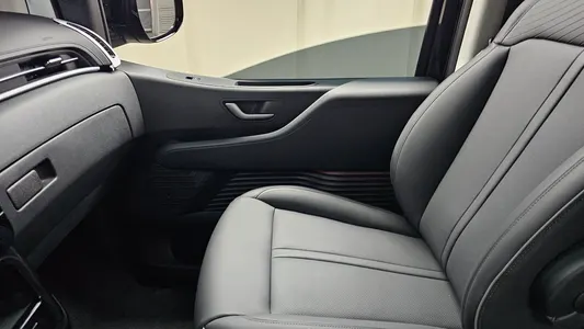 Hyundai Staria 9 2024 25