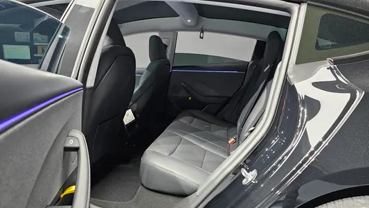 Tesla 3 RWD 2025 27