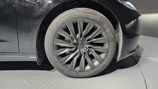 Tesla 3 RWD 2025 22
