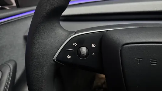 Tesla 3 RWD 2025 28