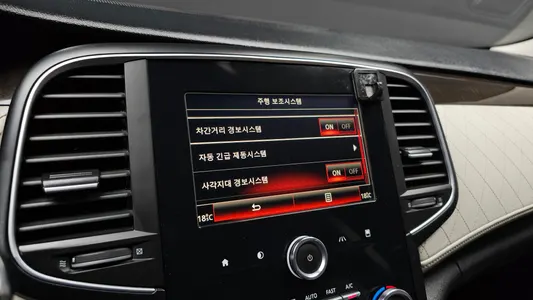 Renault Korea SM6 1.6 TCe RE 2017 16