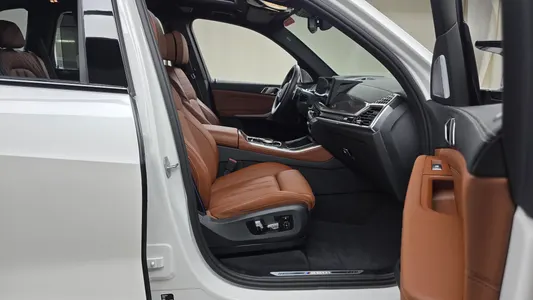 BMW X5 (G05) M60i 2025 27